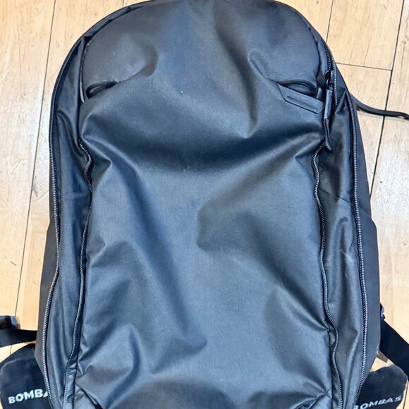 Peak Design Travel Backpack 30L - Used/Very good condition - Picture 2 of 3